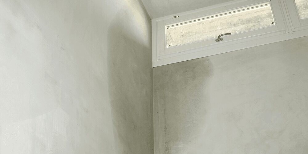 vochtplekken op muur verwijderen
