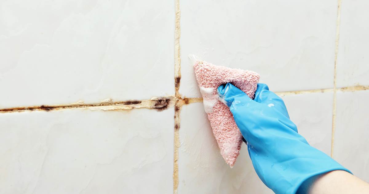 vochtplekken muur schoonmaken